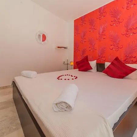 Djian Apartman Vir