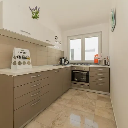 Djian Apartman *